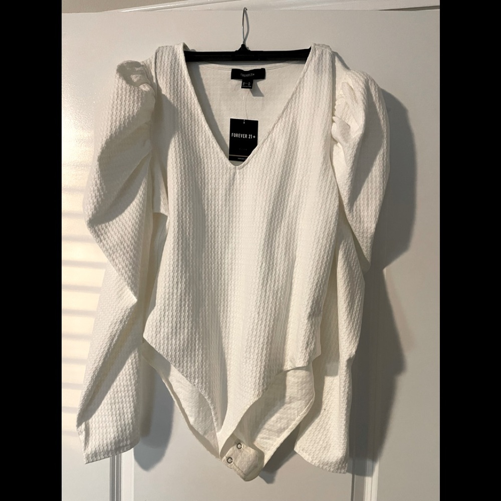 White puffed sleeve bodysuit